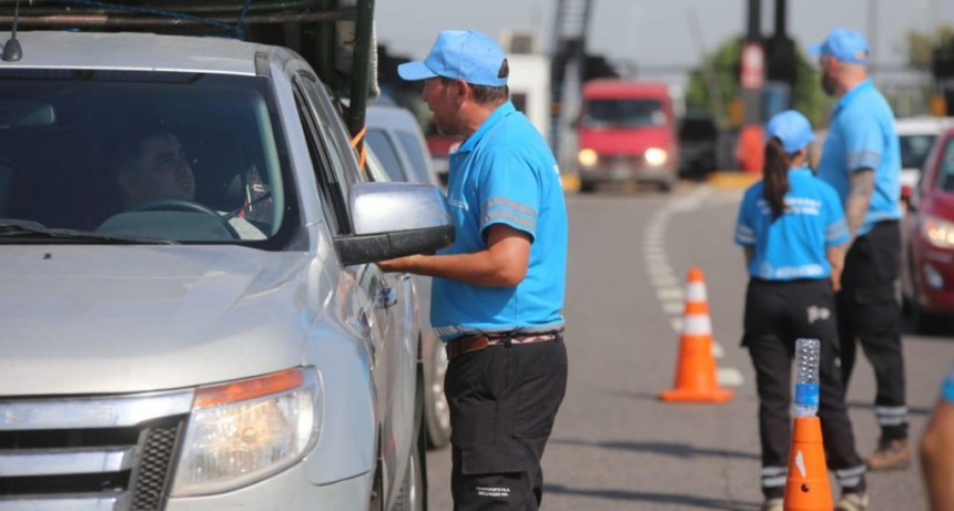 ¿Cómo preparar el auto para salir de vacaciones y qué se necesita para viajar?