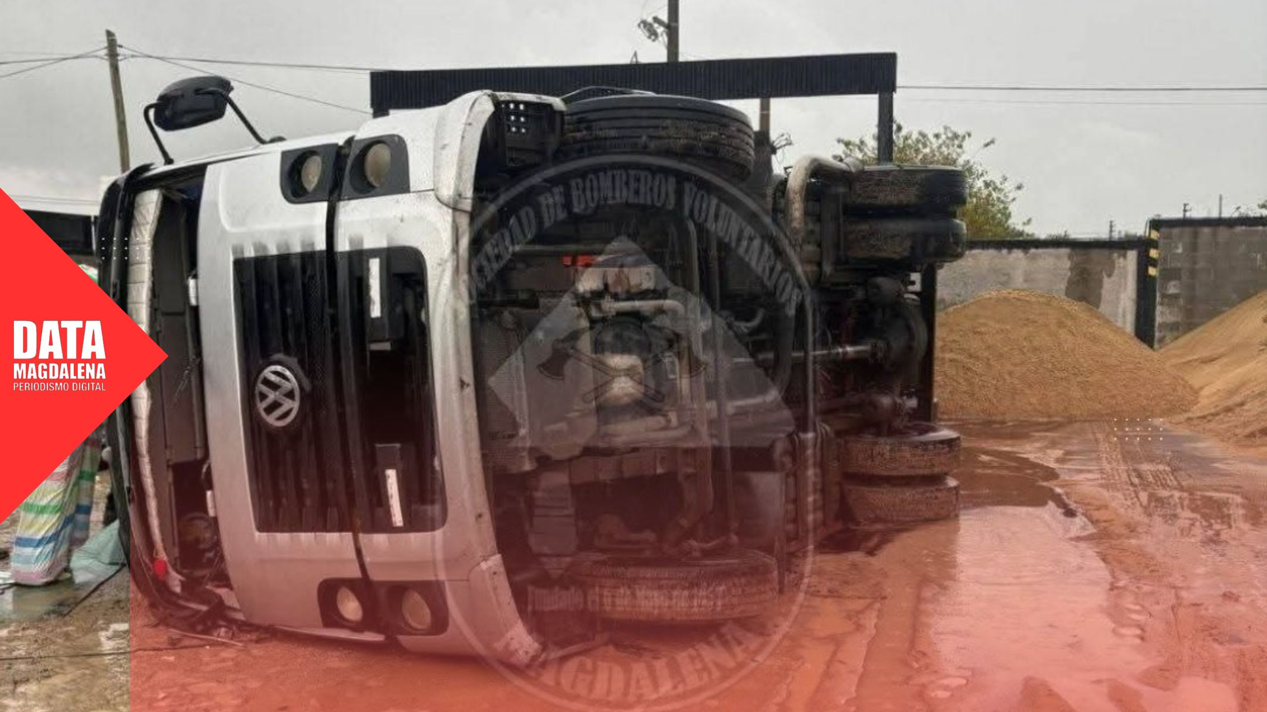  Vuelco de camión batea en Magdalena