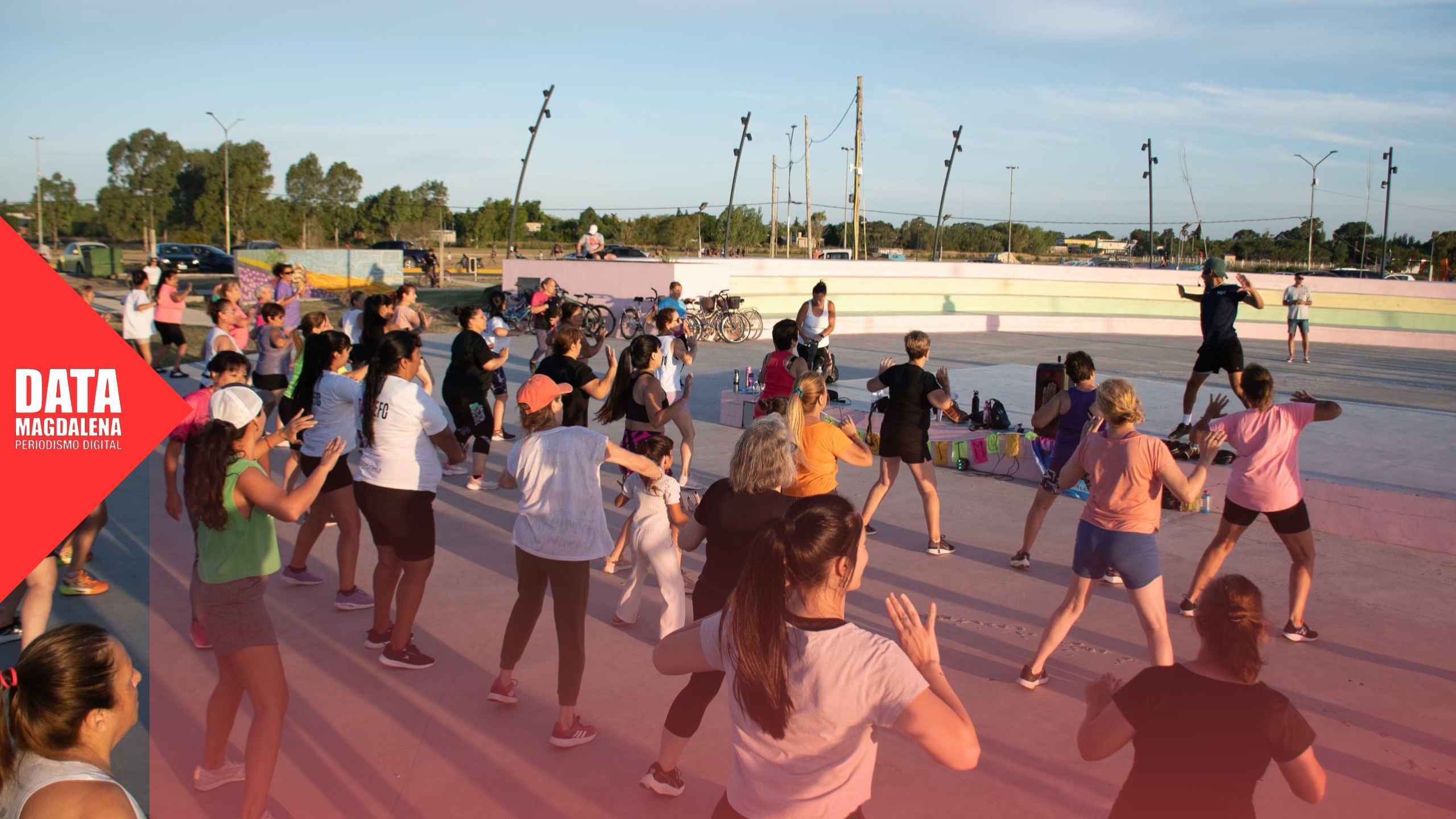 “Zumba en el Anfi”: baile, actividad física y encuentro comunitario en el verano de Magdalena