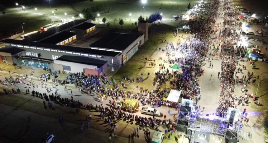 Última noche de Carnaval en el Parque de la Memoria: la fiesta popular que deslumbra a miles de personas