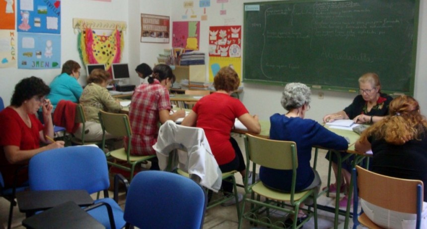 Adultos a clase: continúa abierta la inscripción para finalizar la primaria