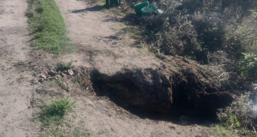 Vecinos de Santa Juana reclaman por mejoras en el camino vecinal y sobre derrumbe del puente