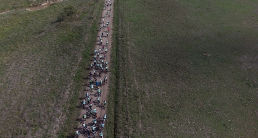 Más de 300 ciclistas participaron de la primera vuelta en Magdalena