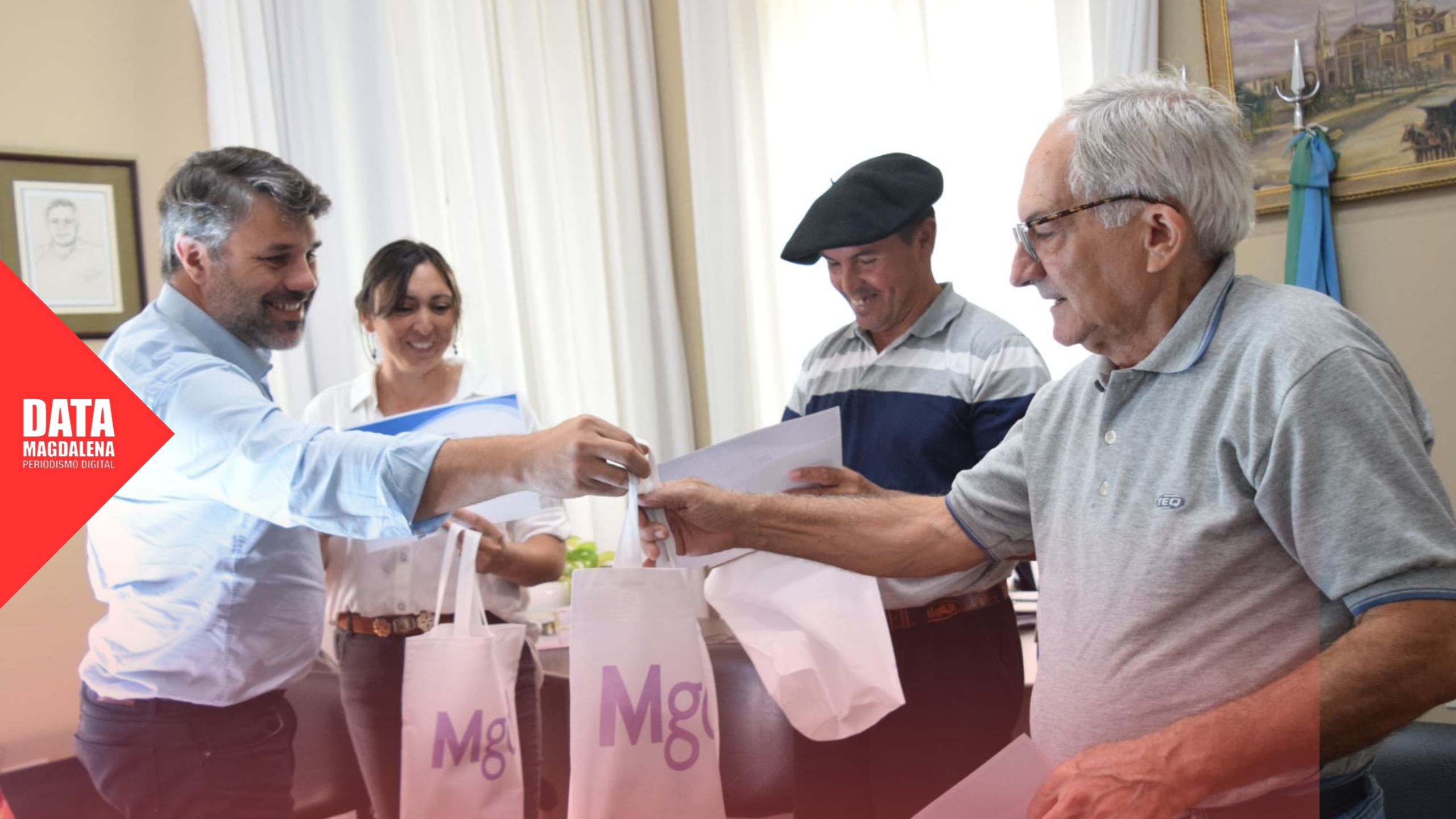 🐝 Reconocimiento oficial a productores de miel de Magdalena tras su destacada actuación en Entre Ríos