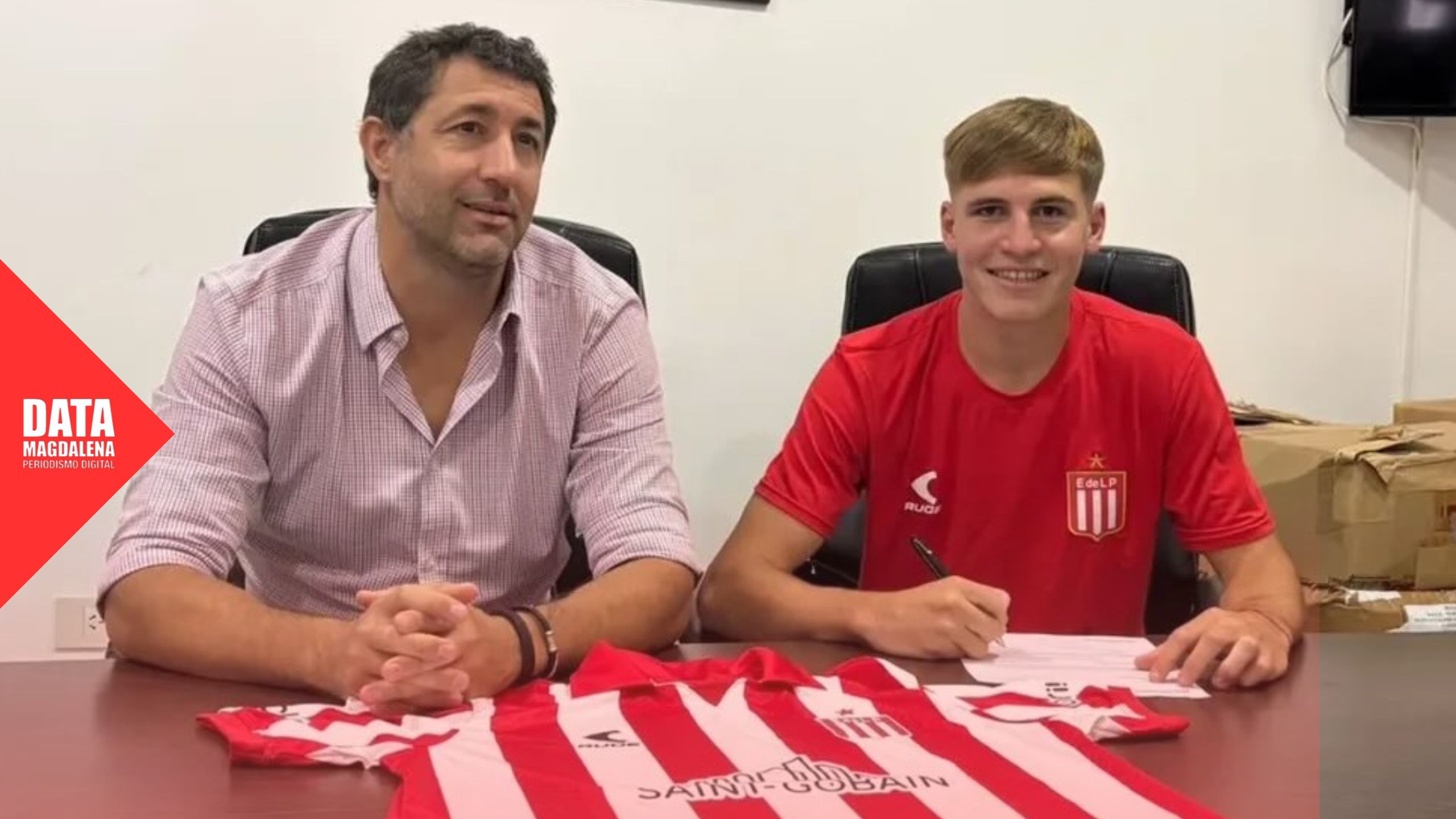 ⚽Mikel Amondarain firmó su primer contrato profesional: del potrero de Bavio a la primera división 