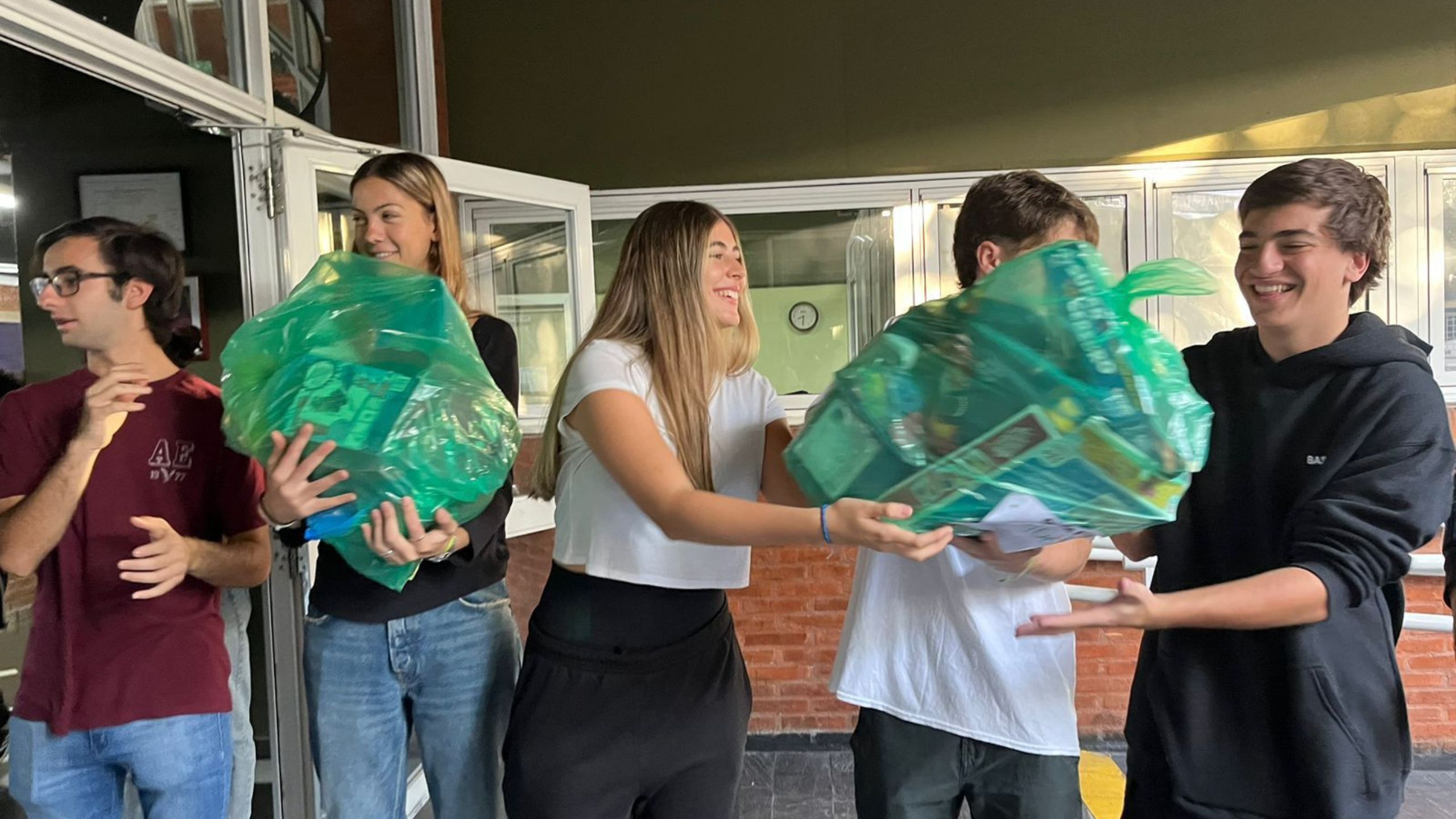 Colegió San Javier regresó a Magdalena con donaciones y acciones solidarias