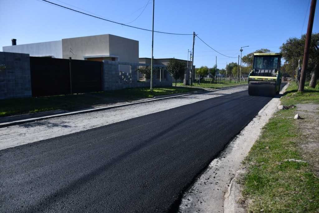 Diez nuevas cuadras de asfalto en la ciudad de Magdalena