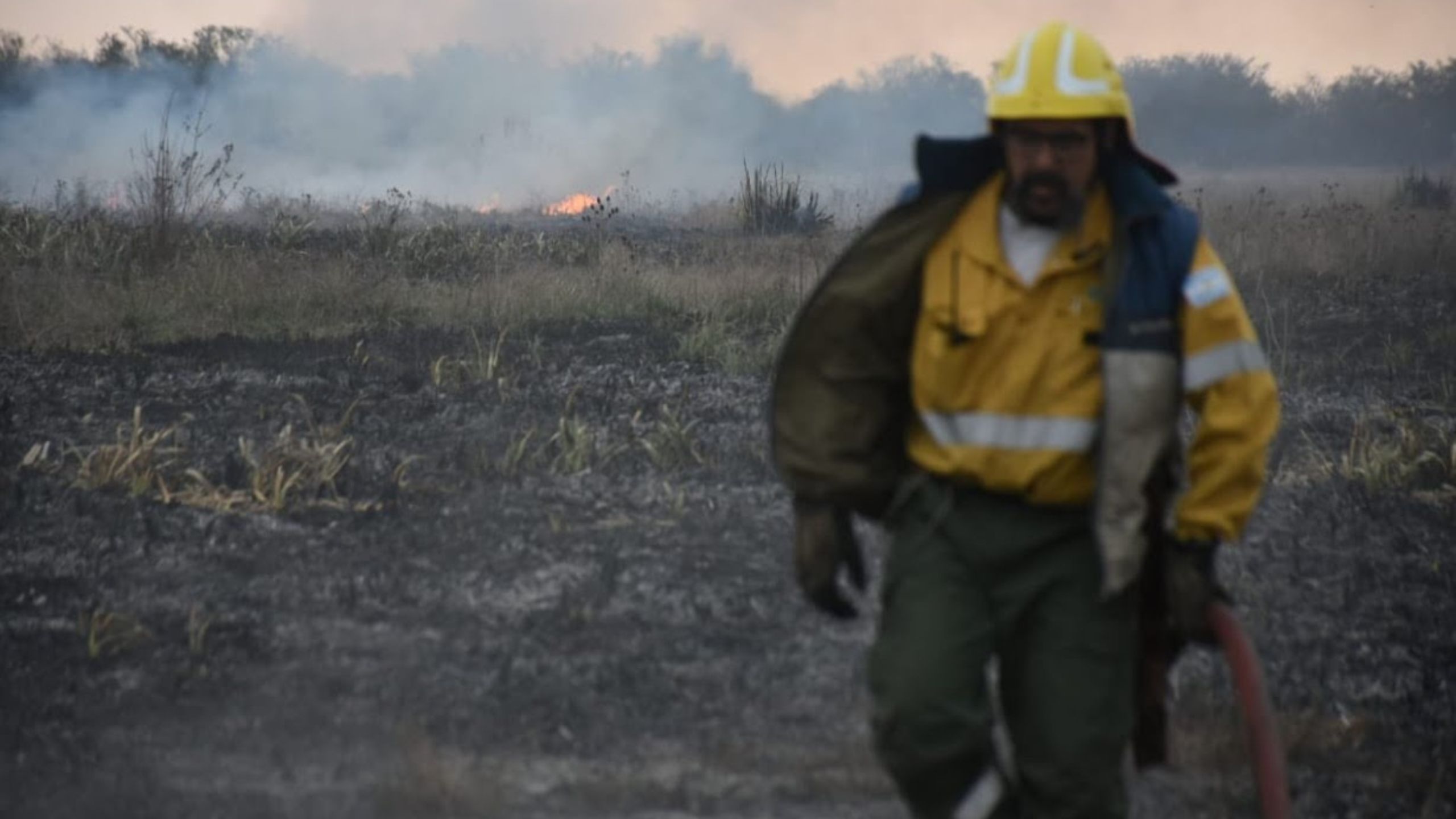 Unidad 15 de Magdalena en la Batalla: Incendio en Punta Lara Bajo Control