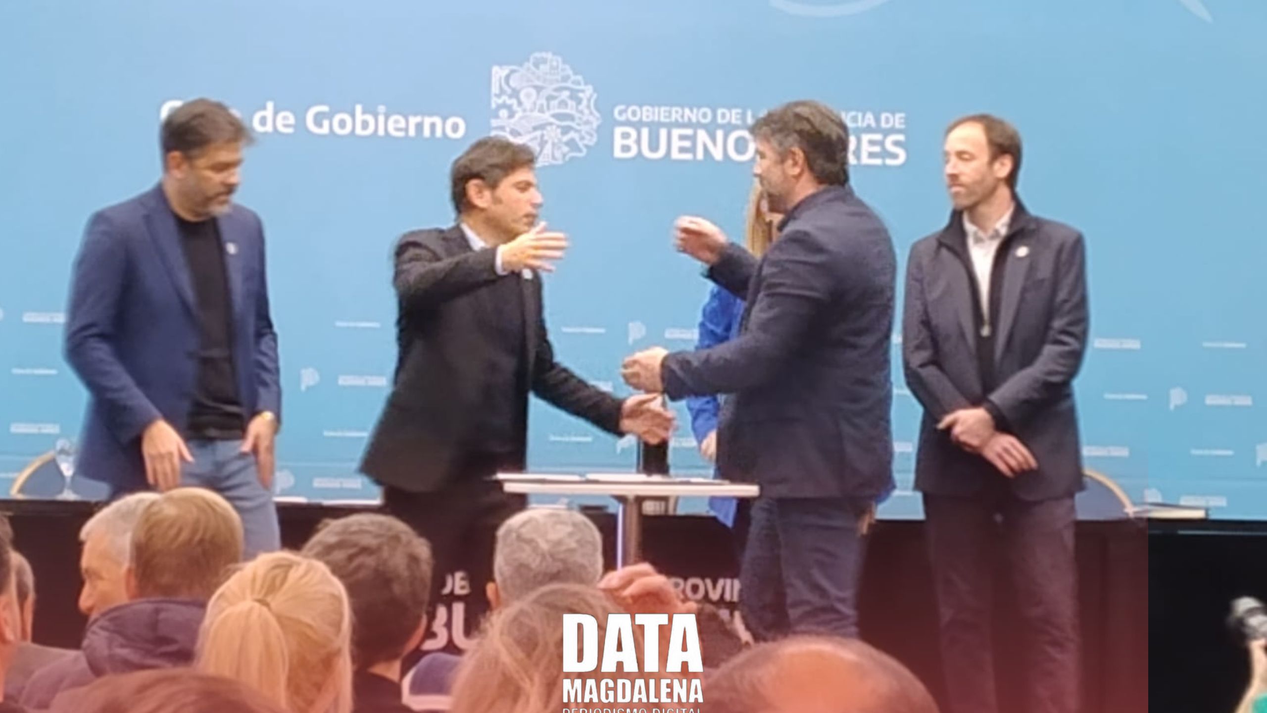 🤝 Lisandro Hourcade presente en la firma de la tercera cuota del Fondo Municipal