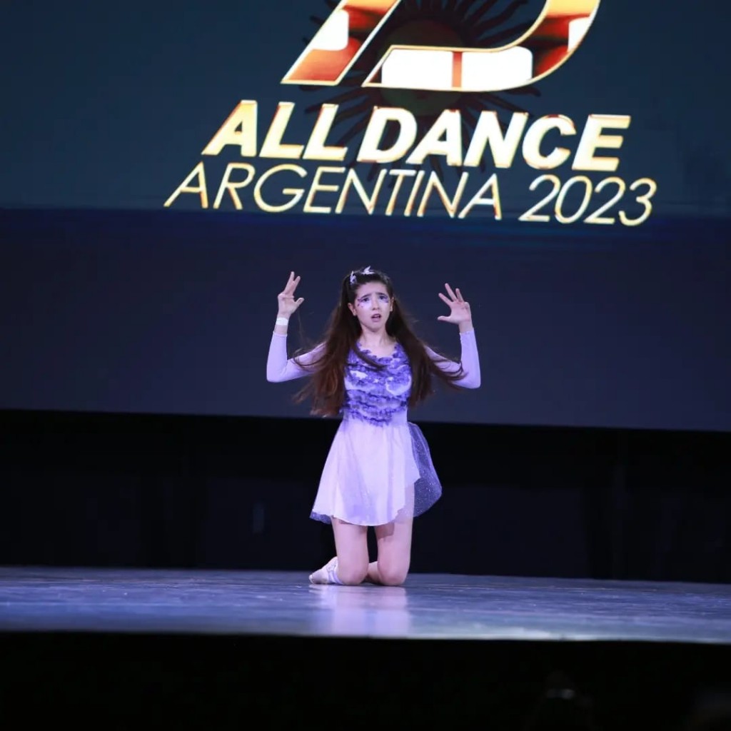 Yuliana Bucceta, del All Dance Argentina a los Certámenes internacionales