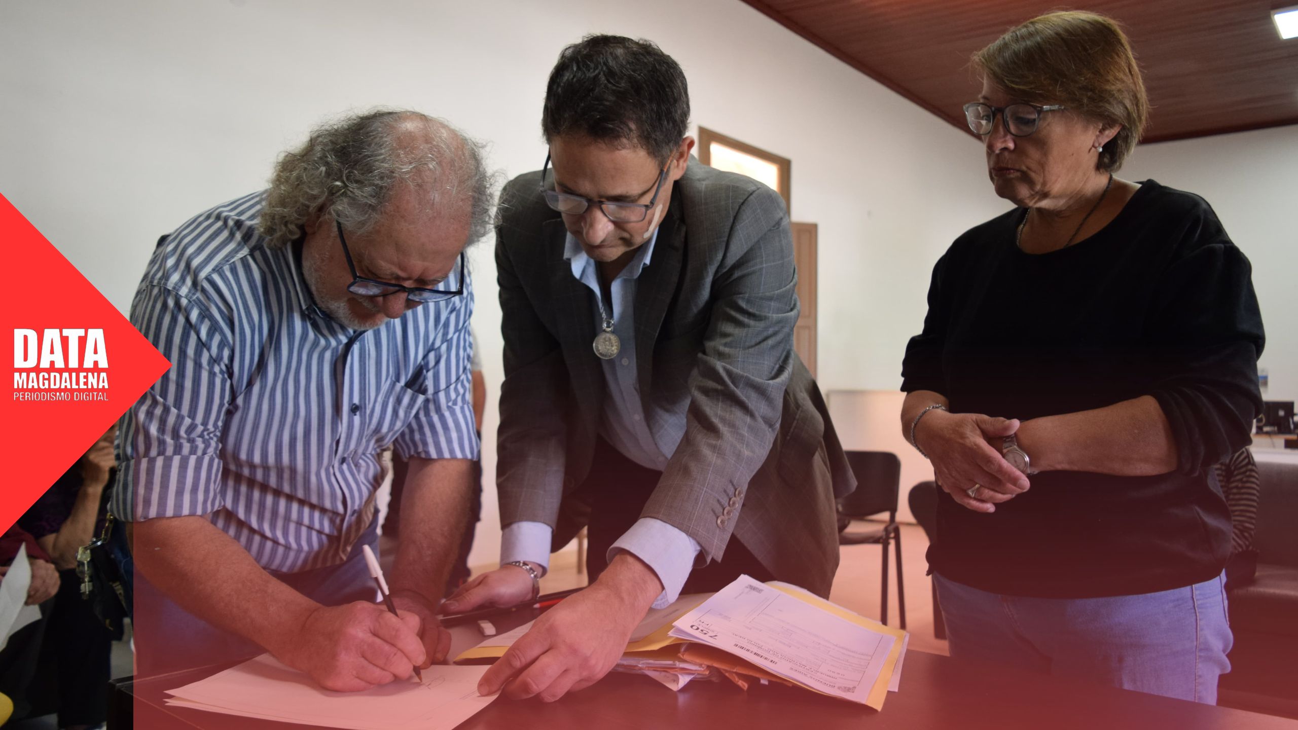 🏠 Vieytes: 12 familias firmaron sus escrituras y acceden a la titularidad definitiva de sus viviendas