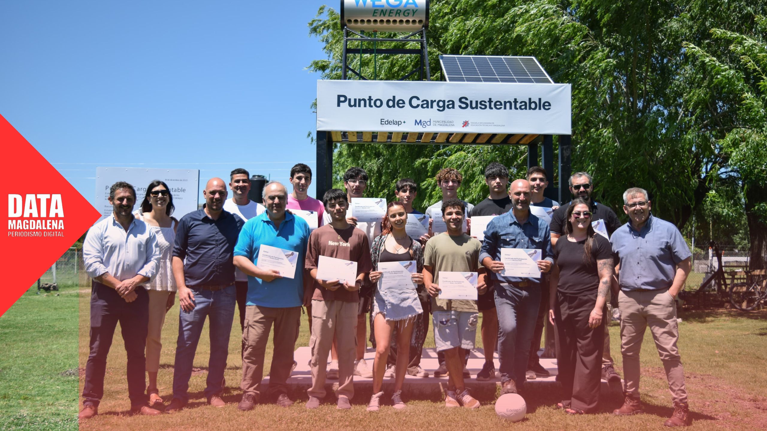 Nuevo punto de carga solar en el CRIM, construido por alumnos de la Escuela Técnica